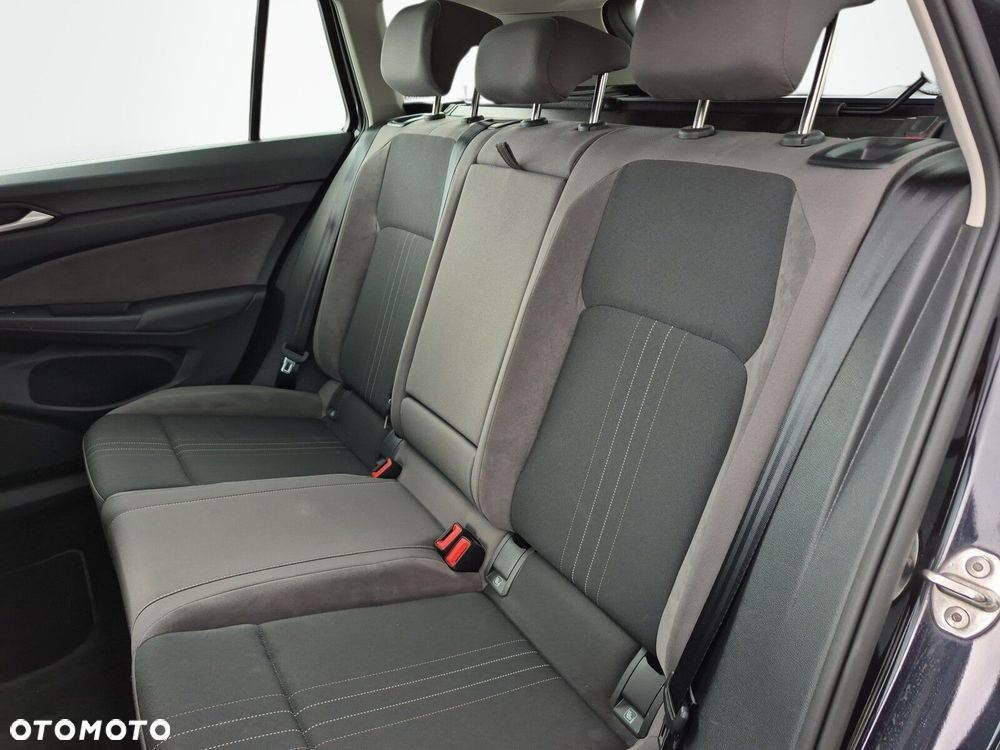 Volkswagen Golf Variant - 12