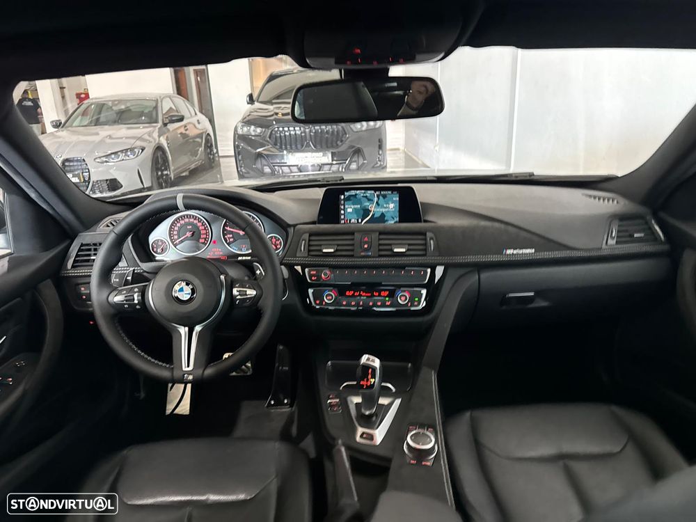 BMW 330 e iPerformance Pack M - 34