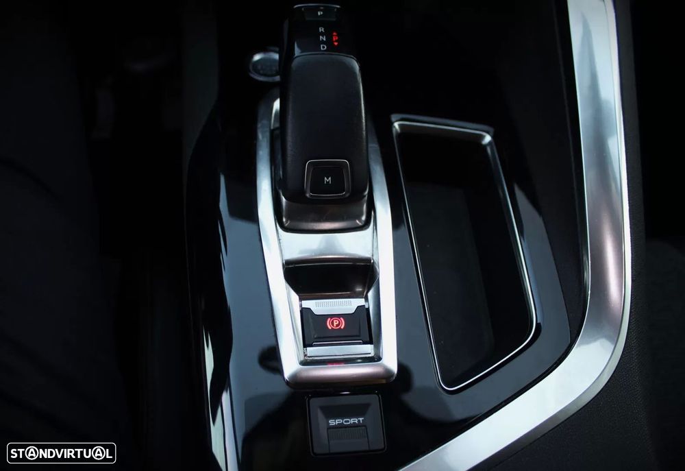 Peugeot 3008 1.2 PureTech Allure EAT8 - 18