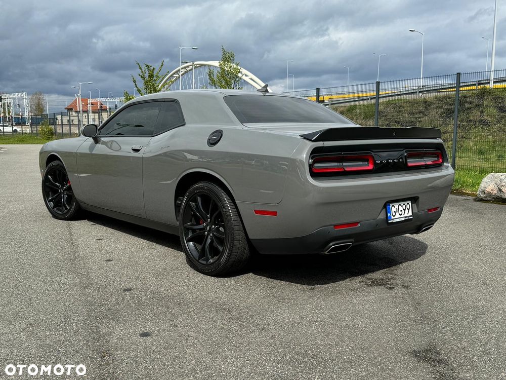 Dodge Challenger - 5