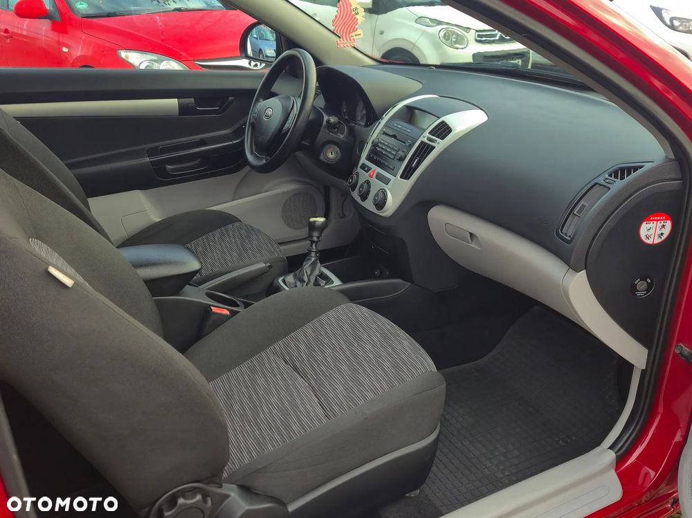 Kia ProCeed 1.6 Comfort - 19