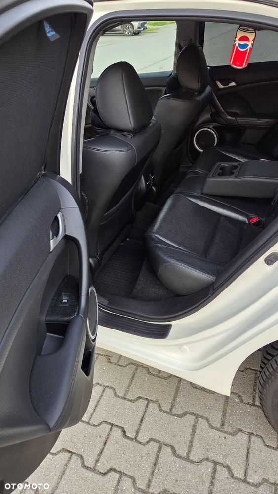 Honda Accord 2.0 Executive - 8