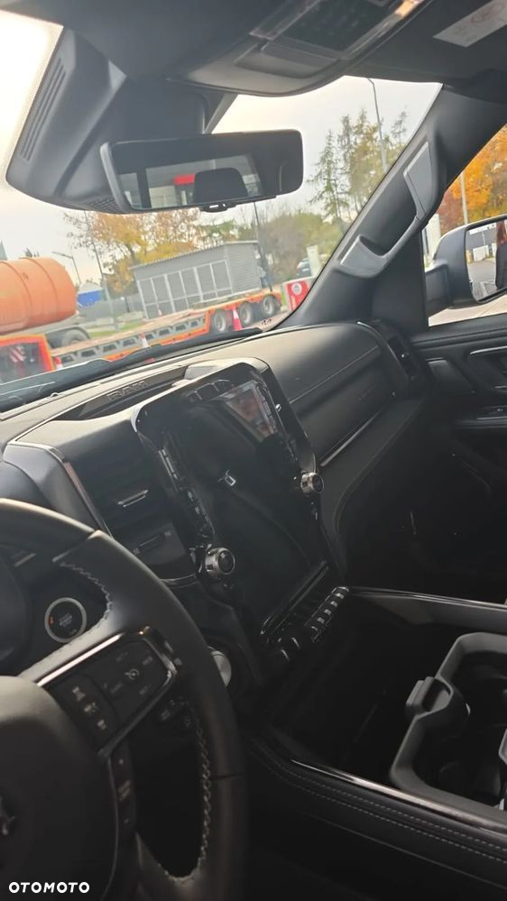 Dodge RAM 1500 5.7 4x4 - 8
