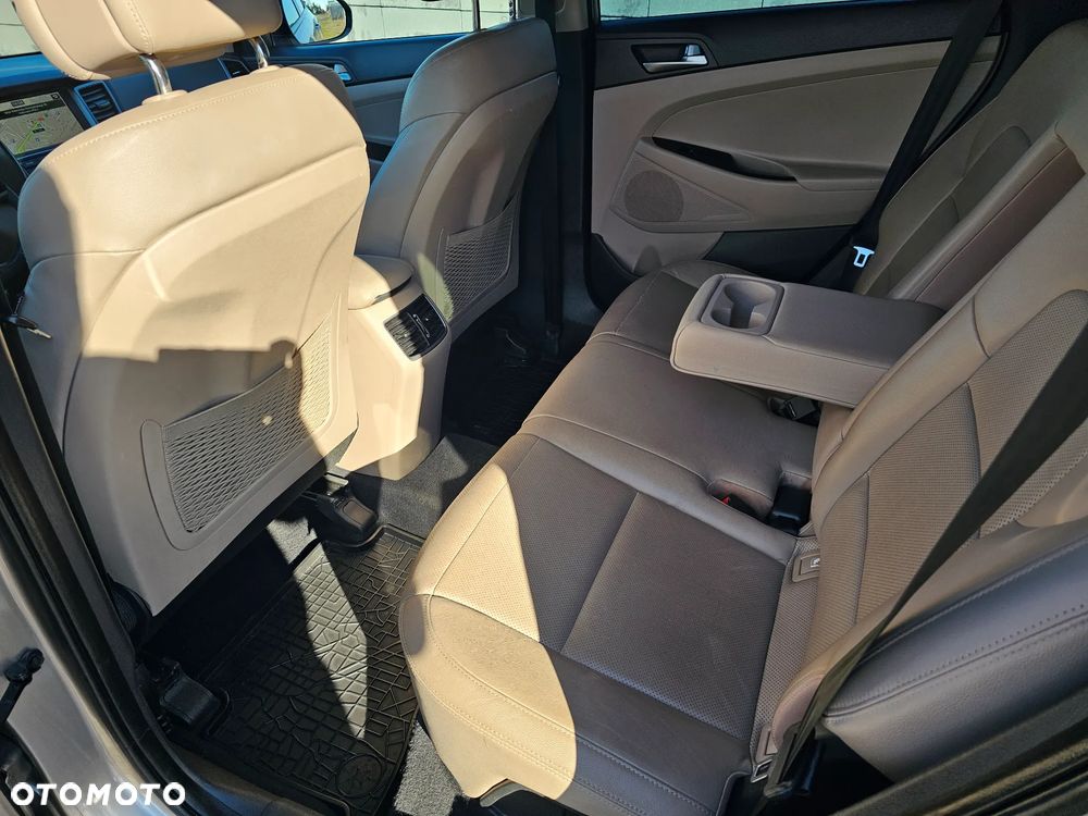 Hyundai Tucson 1.7 CRDI BlueDrive Style 2WD - 8