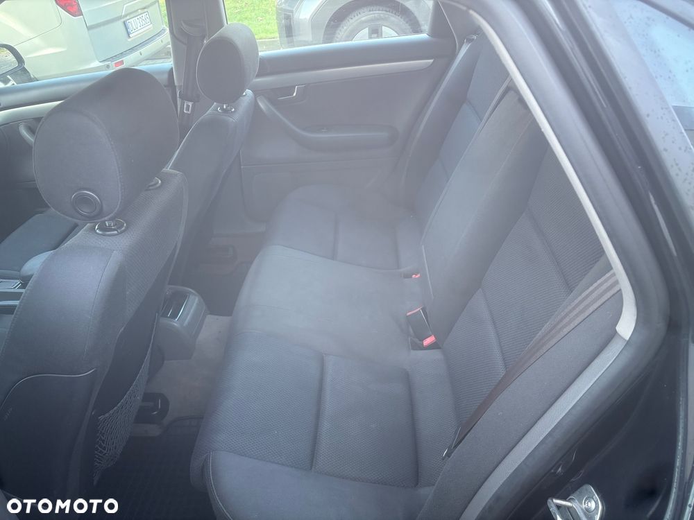 Audi A4 Limousine - 12