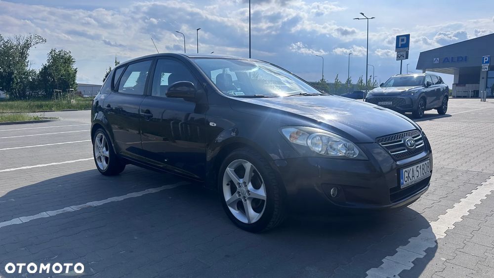 Kia Ceed 2.0 crdi Optimum + - 2