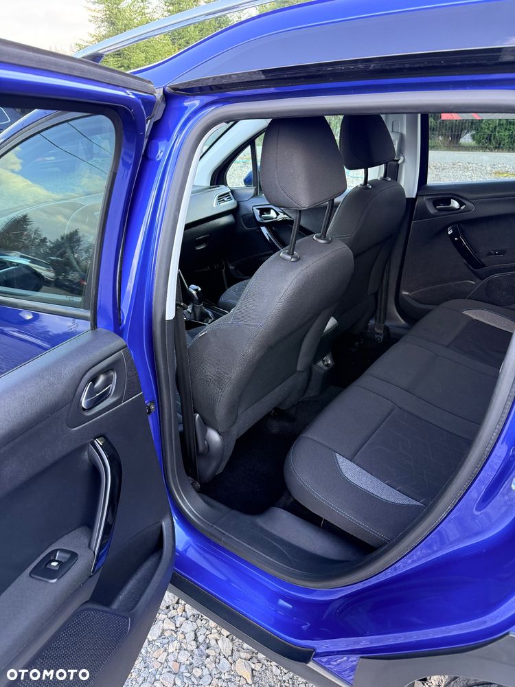 Peugeot 2008 BlueHDi 100 STOP & START Signature - 8