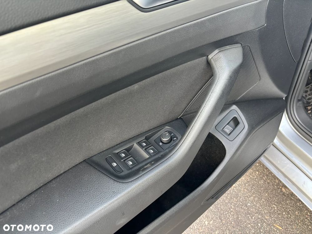 Volkswagen Passat 1.5 TSI EVO Business - 14