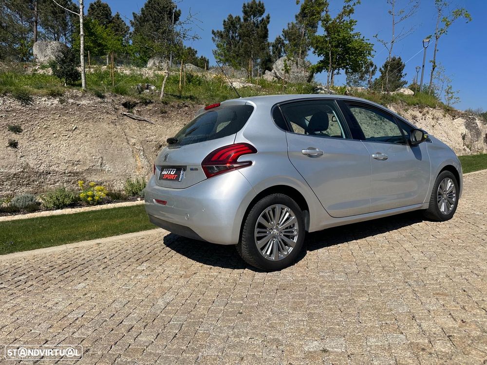 Peugeot 208 PureTech 82 Start & Stop Allure - 4