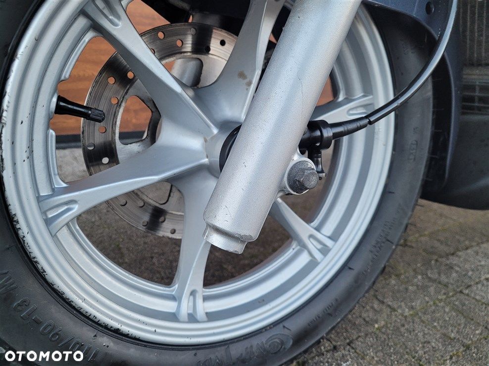 Suzuki Burgman - 5