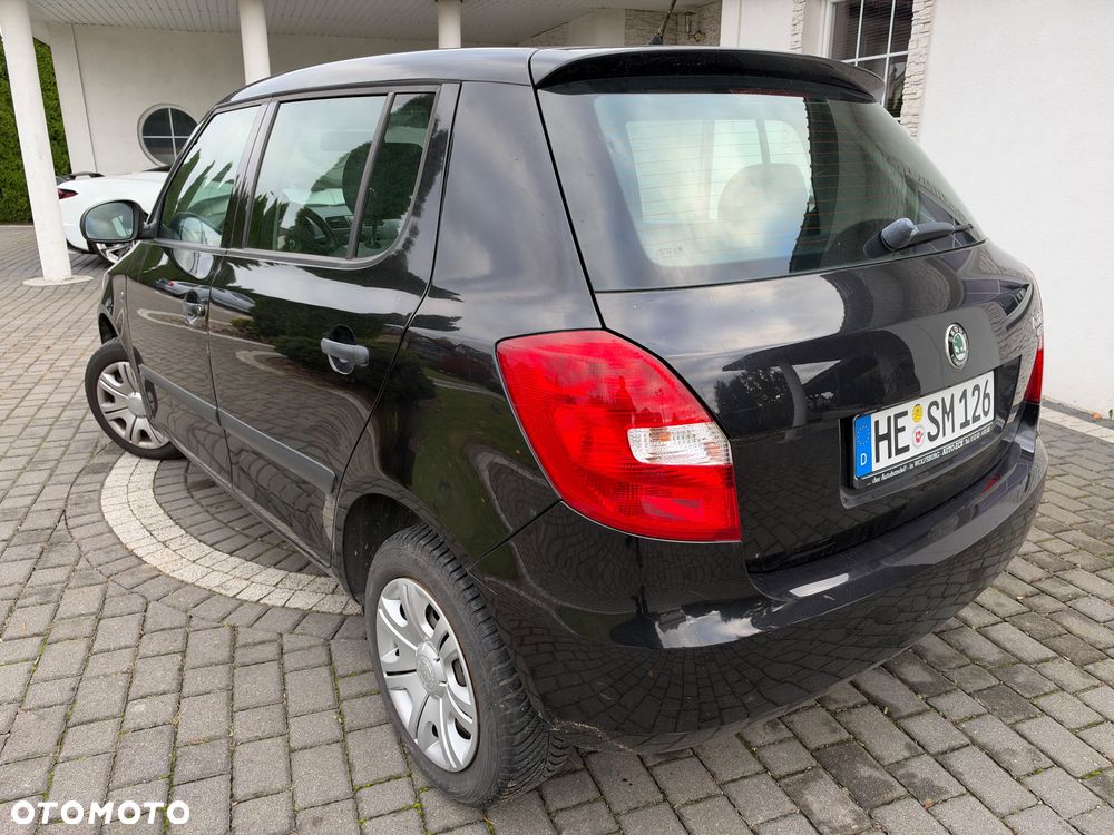 Skoda Fabia 2009 photo 4