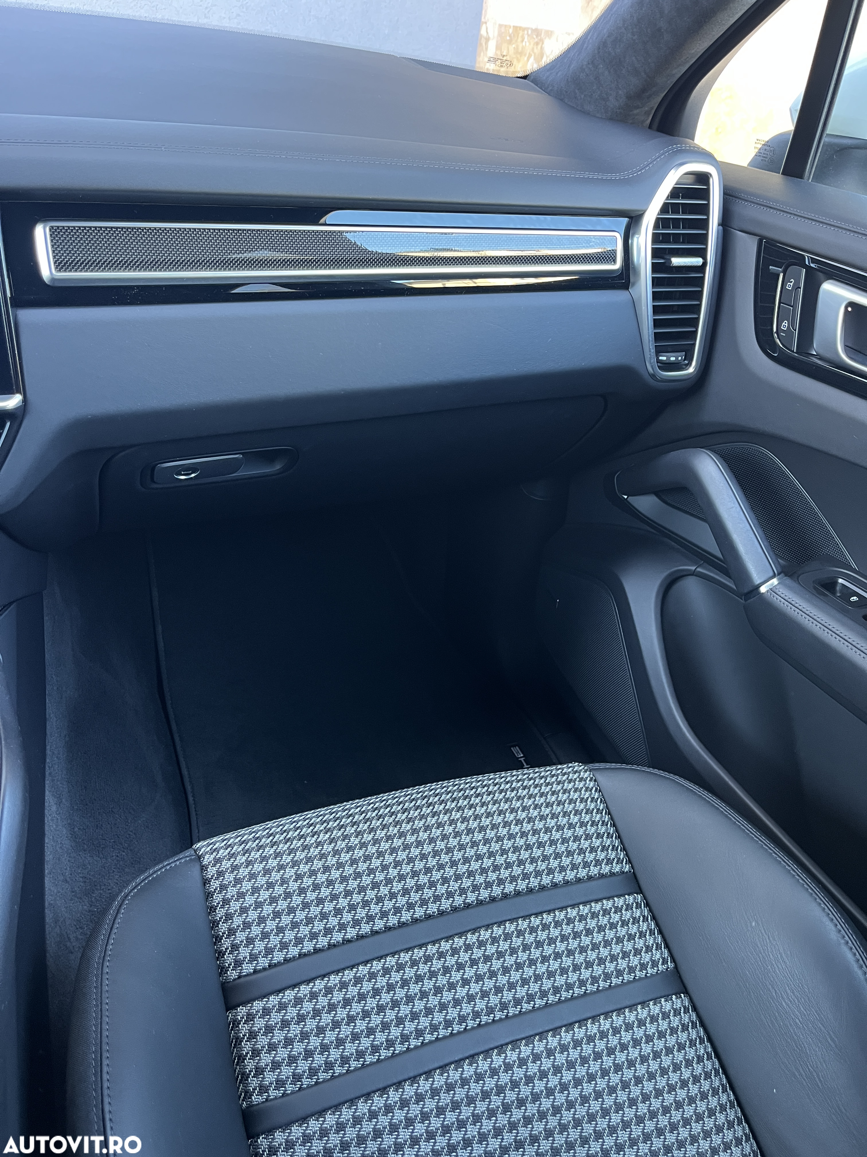 Porsche Cayenne Coupe E-Hybrid Tiptronic S - 35