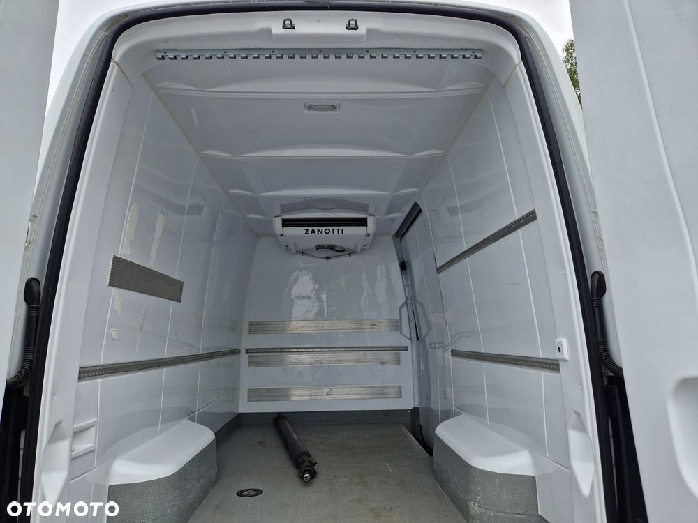 Mercedes-Benz Sprinter - 19