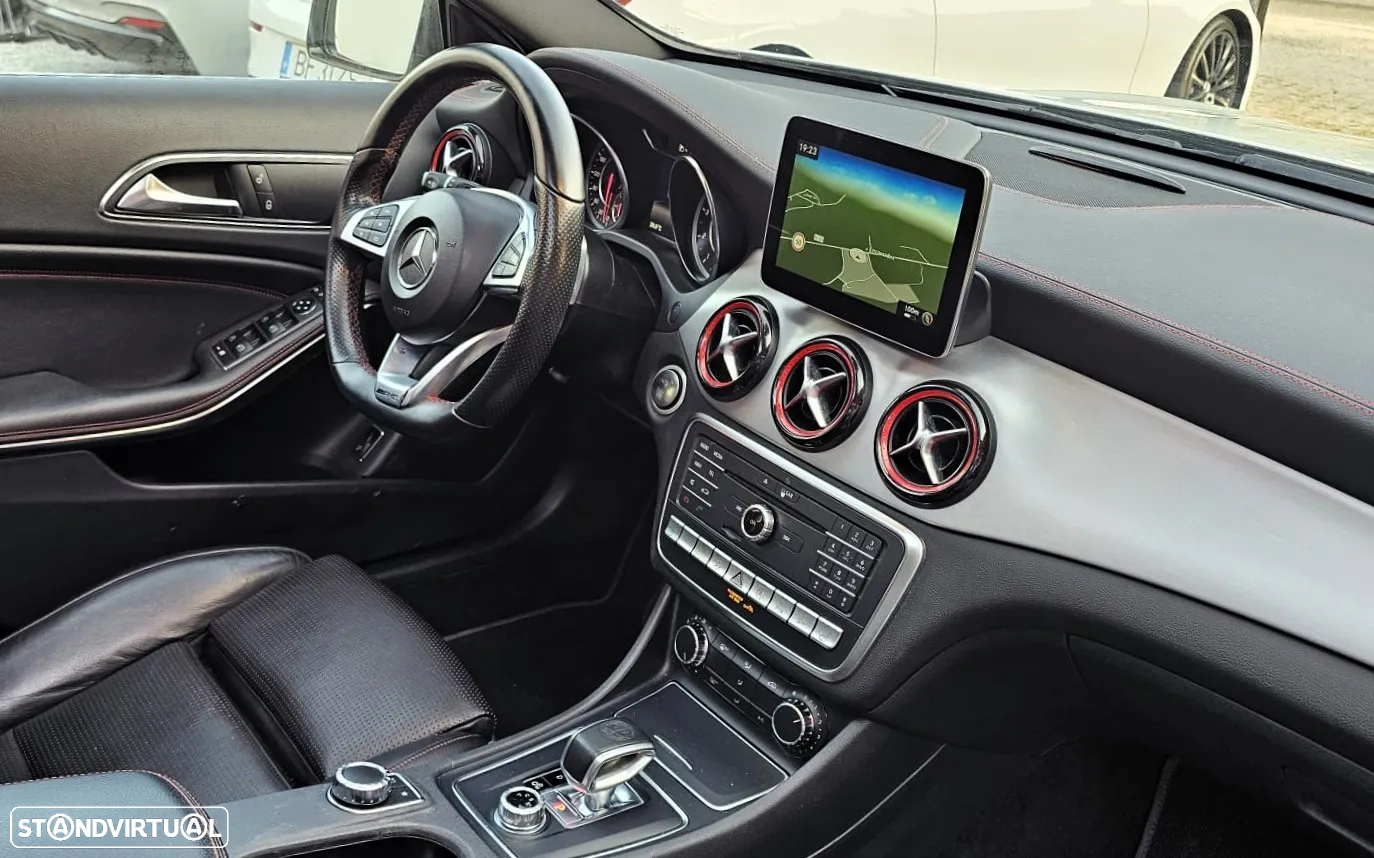 Mercedes-Benz GLA 45 AMG 4Matic Speedshift 7G-DCT - 16