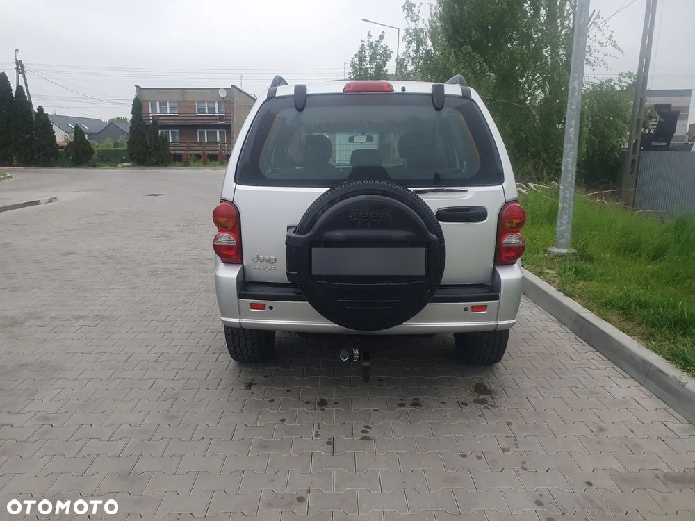 Jeep Cherokee 2.4 Sport - 4