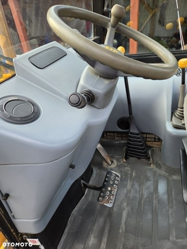 JCB 2CX - 19