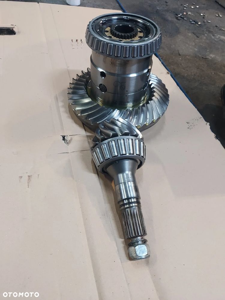 Most przedni dyfer napęd dyferencjał 0145959 CIĄGNIK VALTRA Q305S 2024R