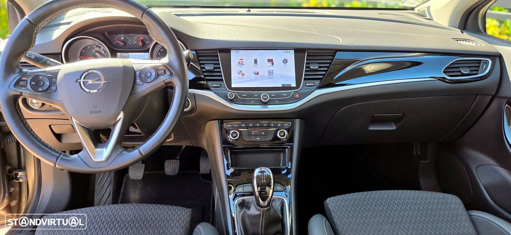Opel Astra Sports Tourer - 8