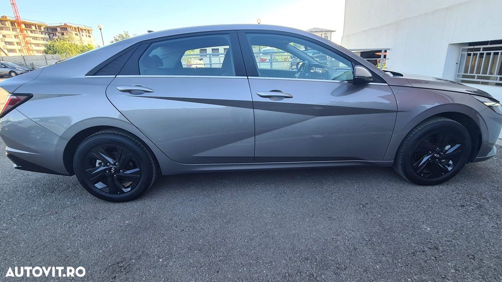 Hyundai Elantra 1.6 l 123 CP 6MT Highway - 6