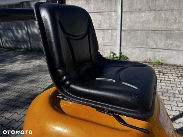 JCB 8010 - 7