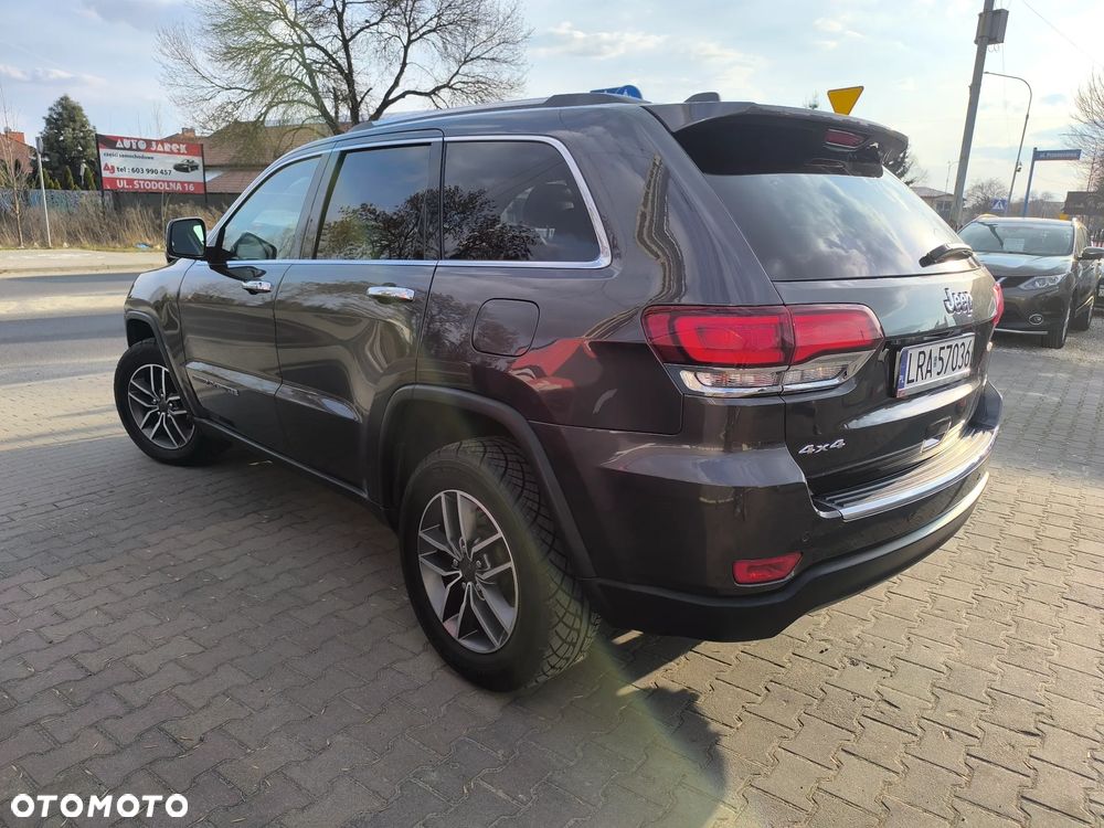 Jeep Grand Cherokee - 36
