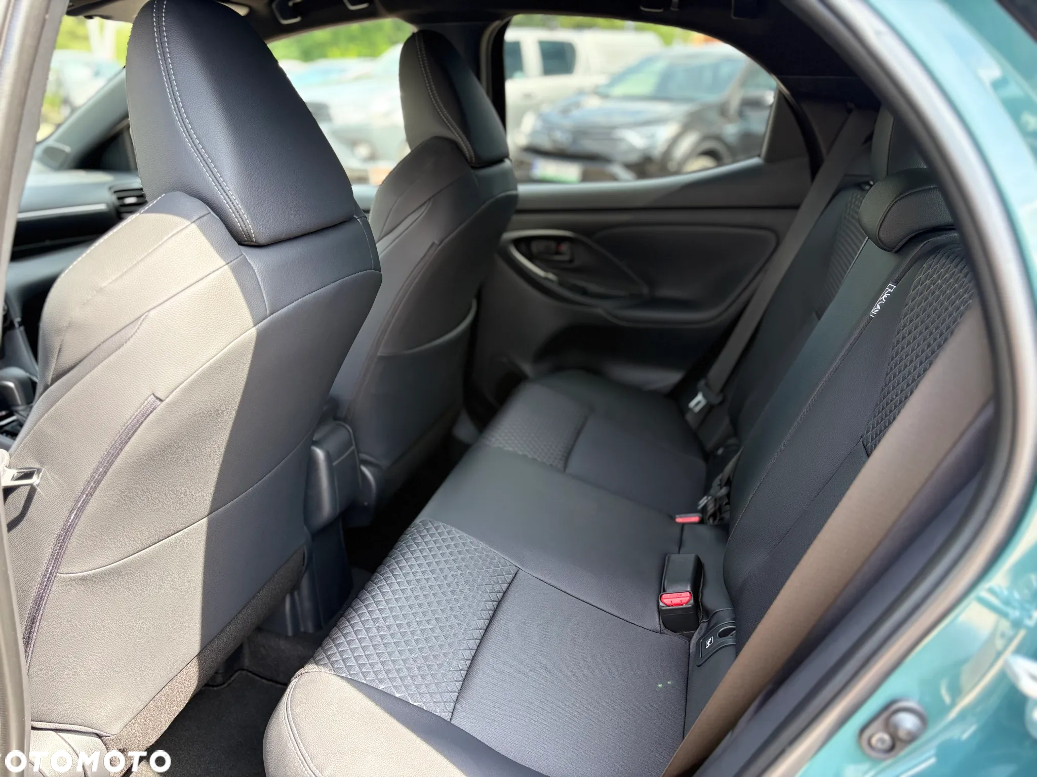 Toyota Yaris Hybrid 1.5 Executive - 11