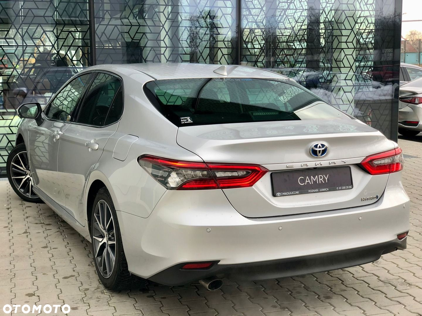 Toyota Camry - 10