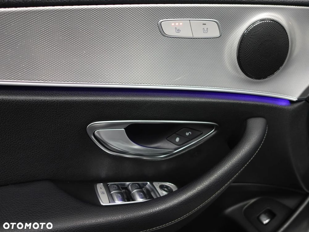 Mercedes-Benz Klasa E 220 d T 9G-TRONIC - 18