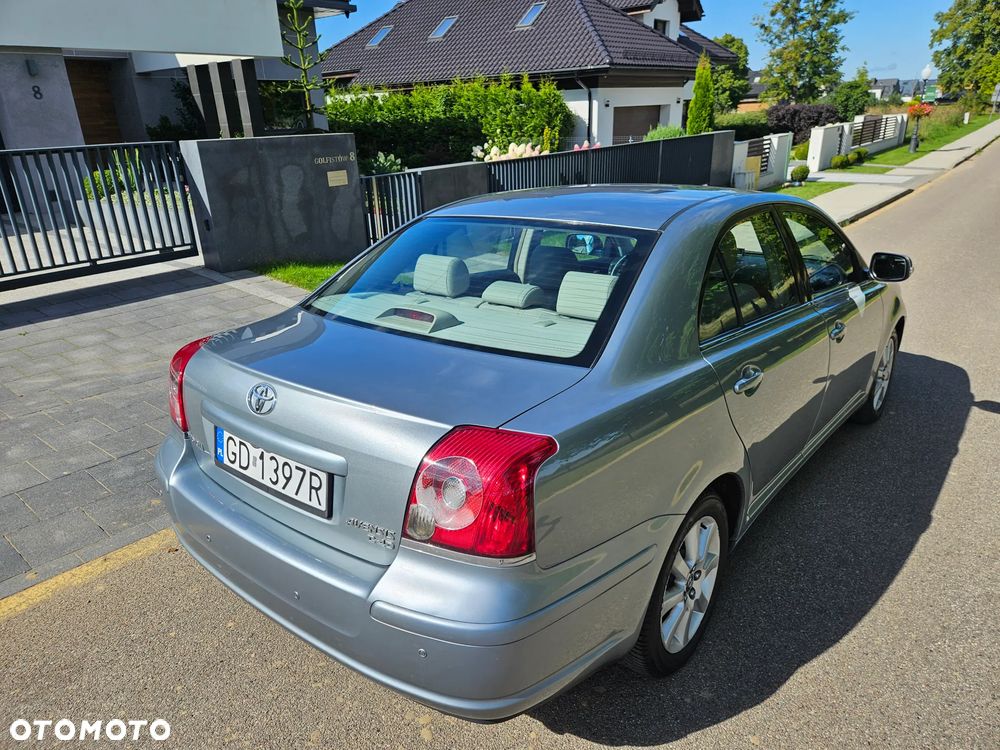 Toyota Avensis 2.0 D-4D Sol - 9