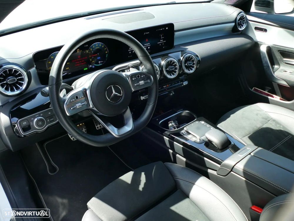 Mercedes-Benz CLA 250 e Shooting Brake AMG Line - 24
