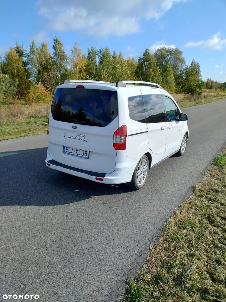 Ford Tourneo Courier 1.0 EcoBoost S&S Titanium - 4