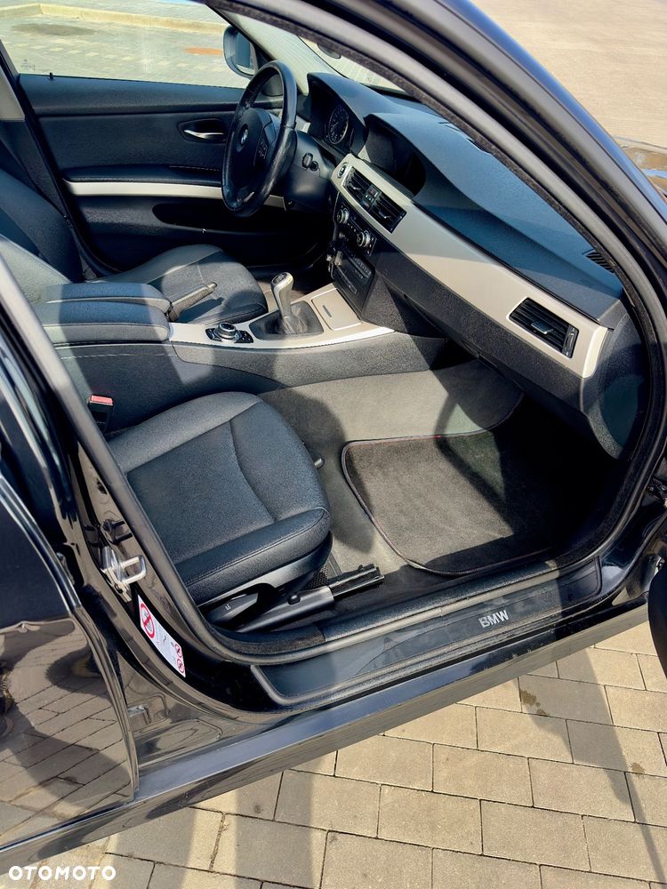 BMW Seria 3 318d - 8