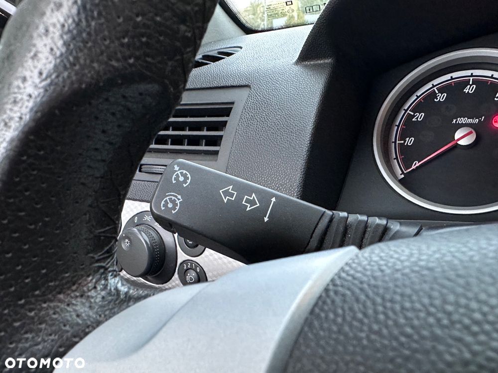 Opel Astra III 1.8 Enjoy - 17