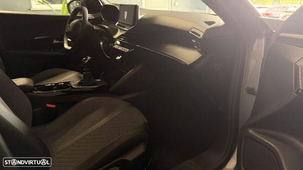 Peugeot 2008 1.2 PureTech Allure - 38