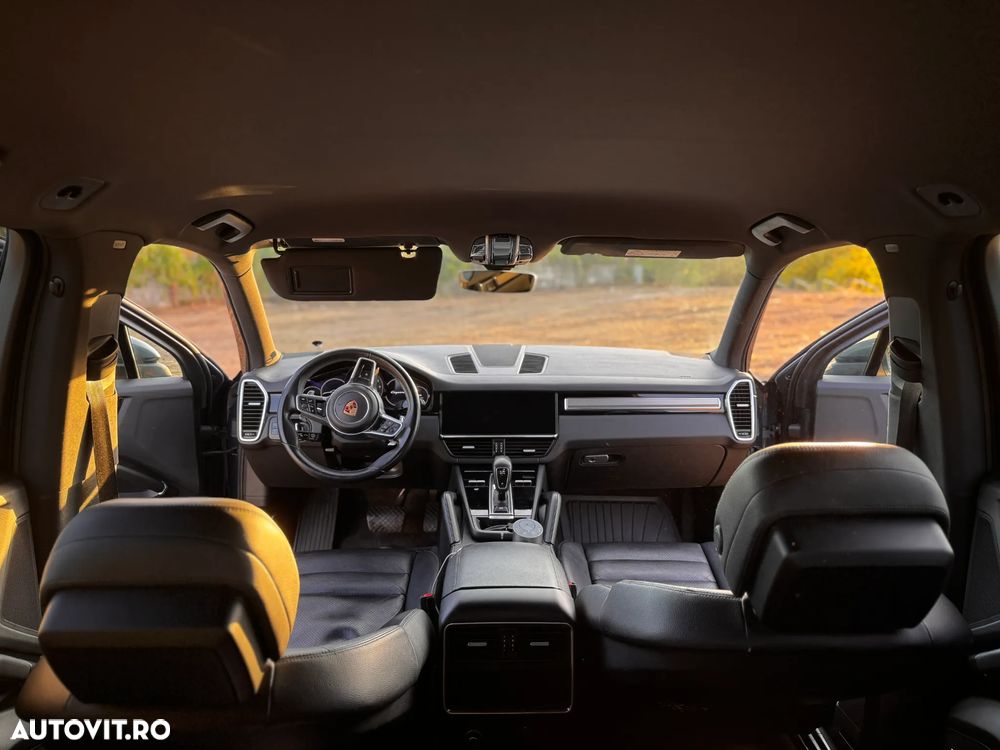 Porsche Cayenne - 8