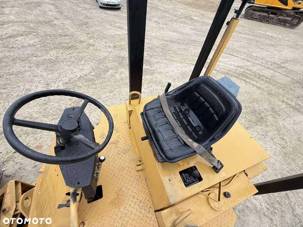 Thwaites T450 Rotator - 12