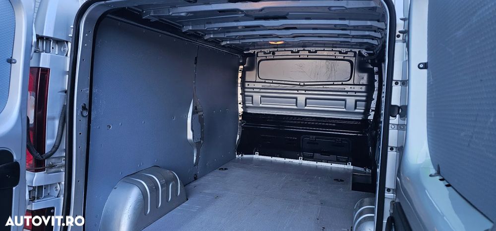 Opel Vivaro - 12