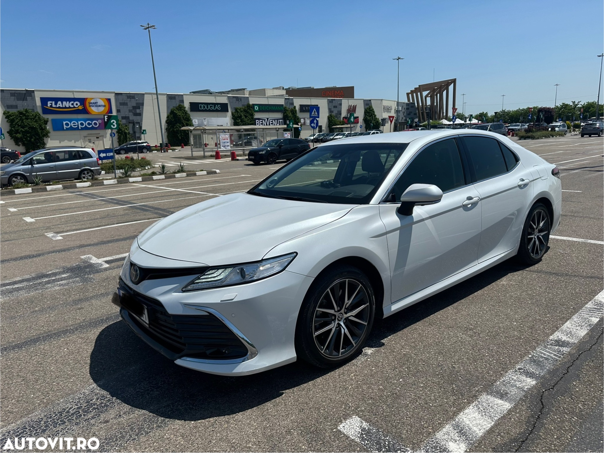 Toyota Camry 2.5 Hybrid Exclusive - 2