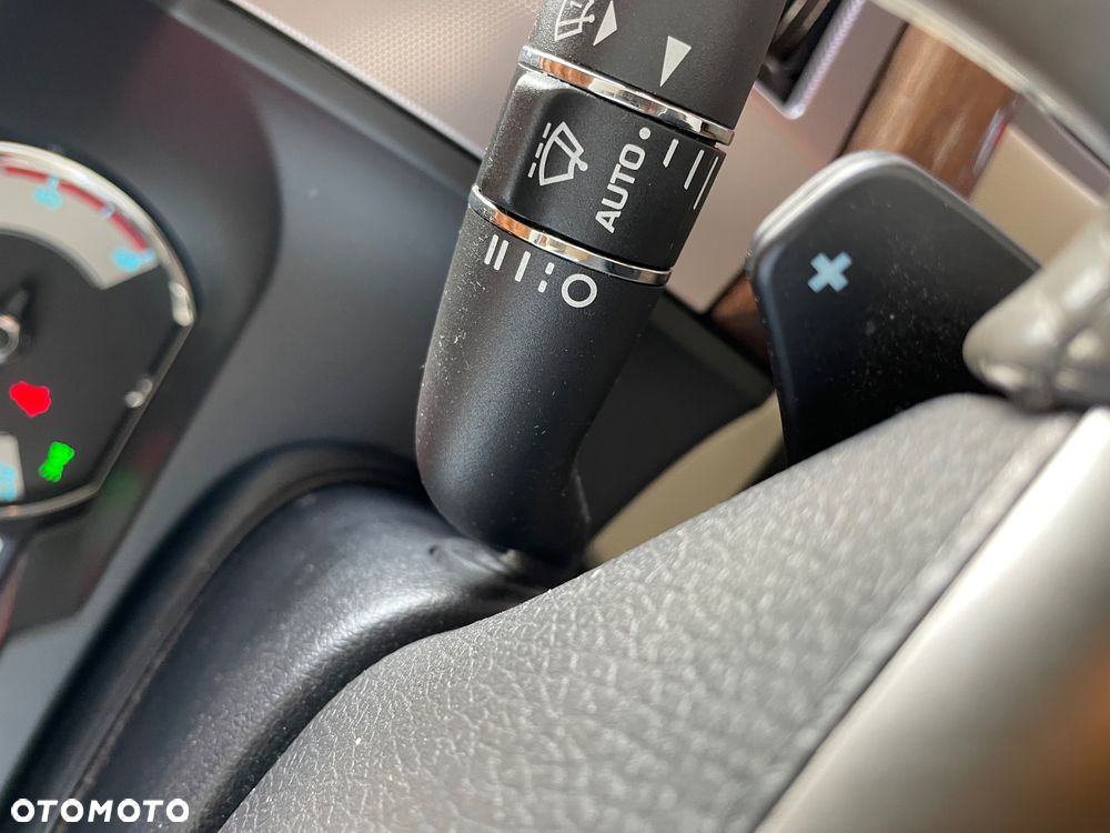 Jaguar XF 2.7 V6 D Premium Luxury - 22