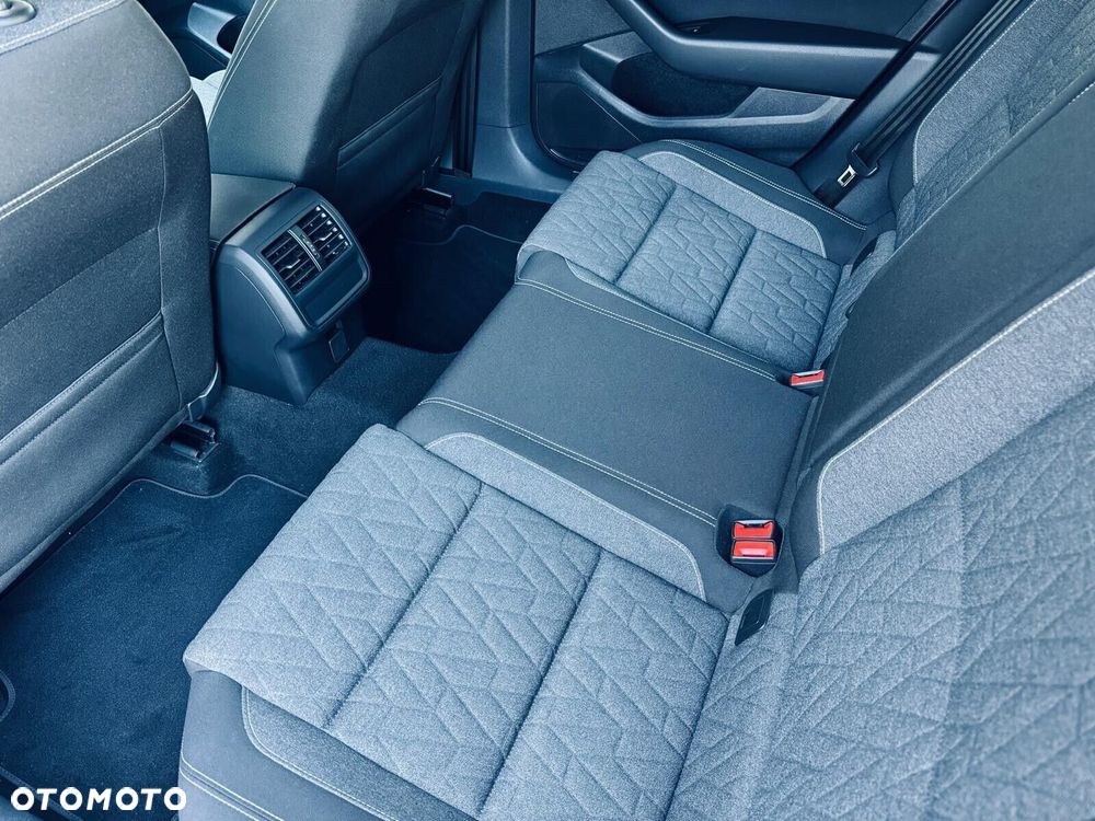 Volkswagen Passat - 13