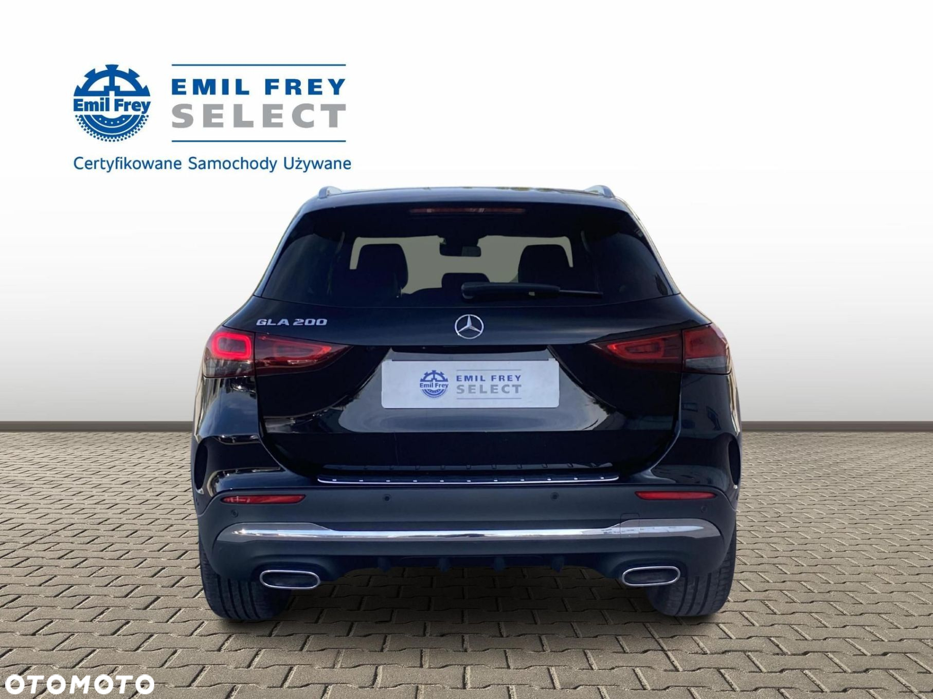 Mercedes-Benz GLA - 4