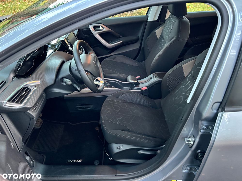 Peugeot 2008 - 12