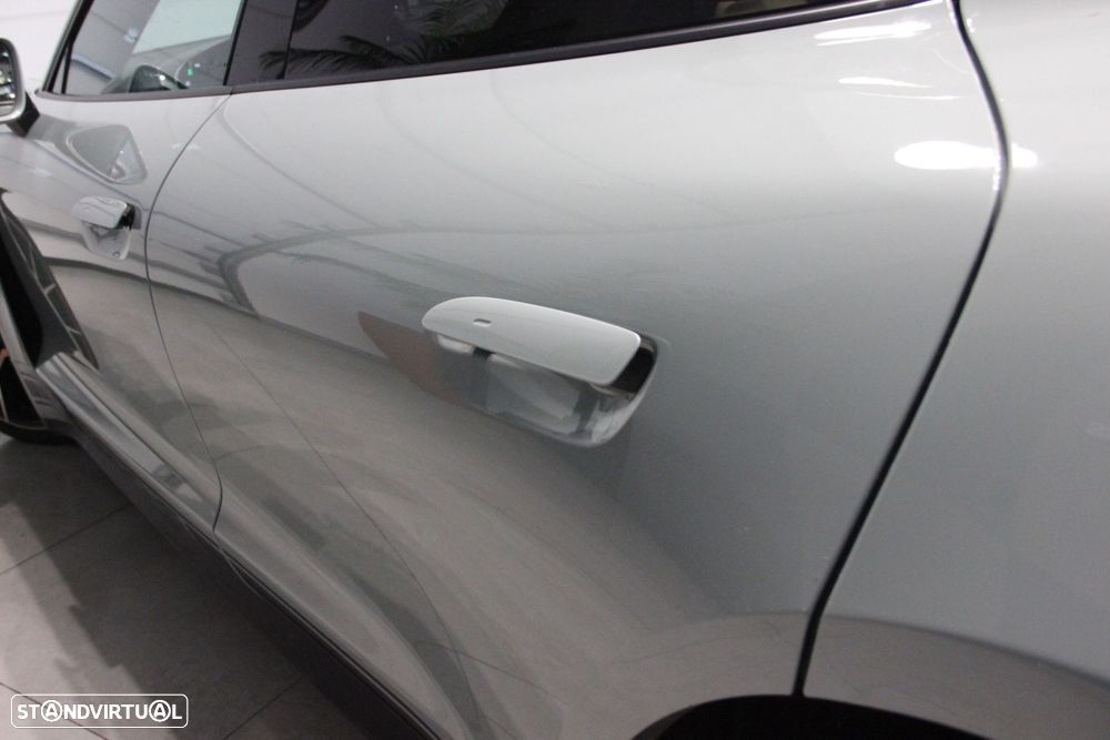 Porsche Taycan Sport Turismo - 22