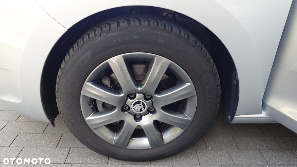 Skoda RAPID 1.6 TDI DPF Ambition - 15