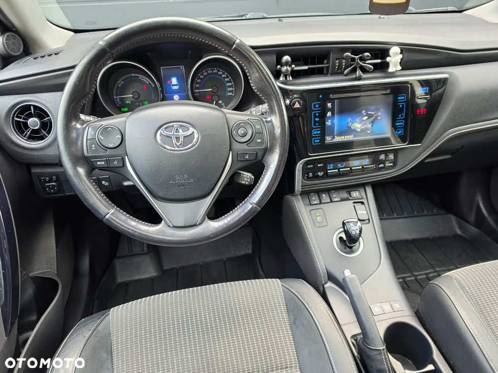Toyota Auris - 14