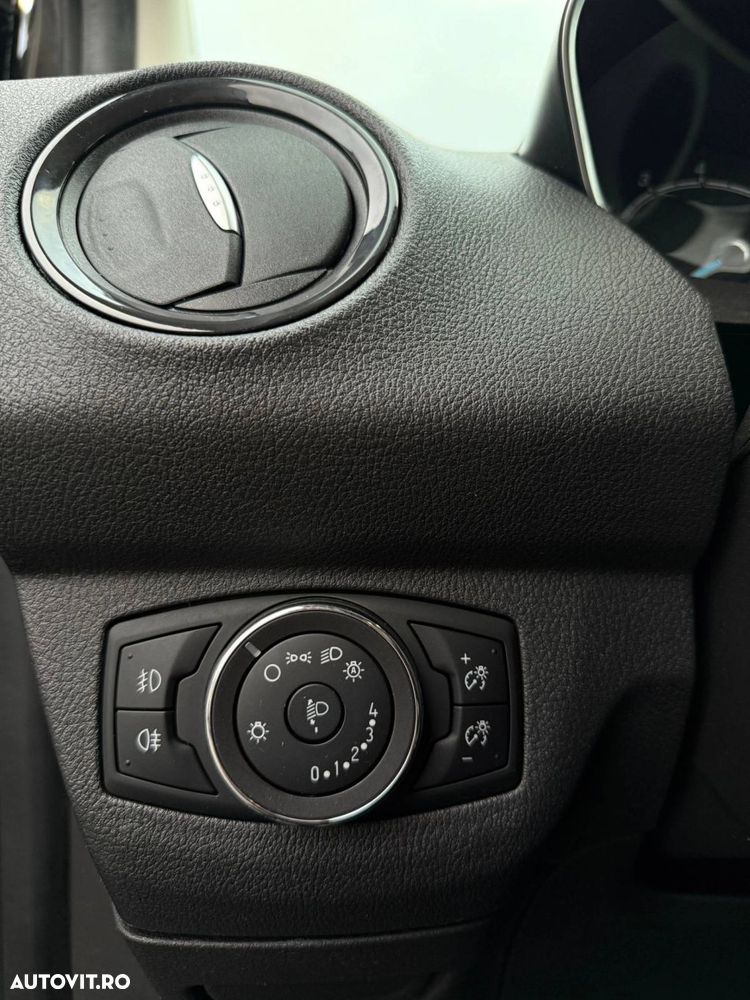 Ford Tourneo Courier 1.0 EcoBoost Titanium - 22