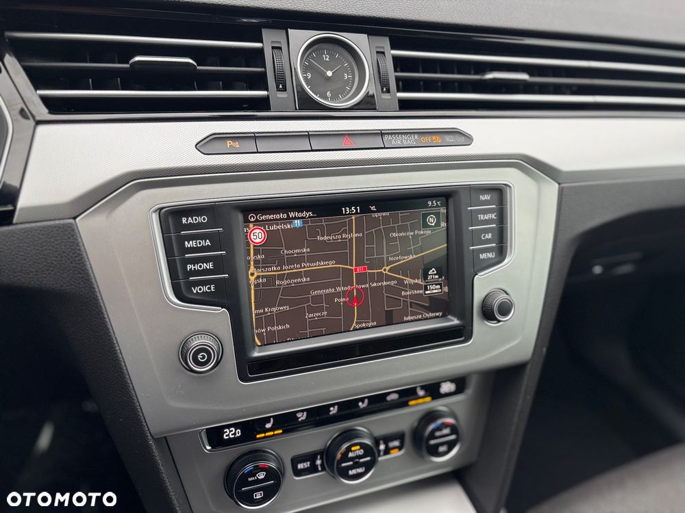 Volkswagen Passat - 15