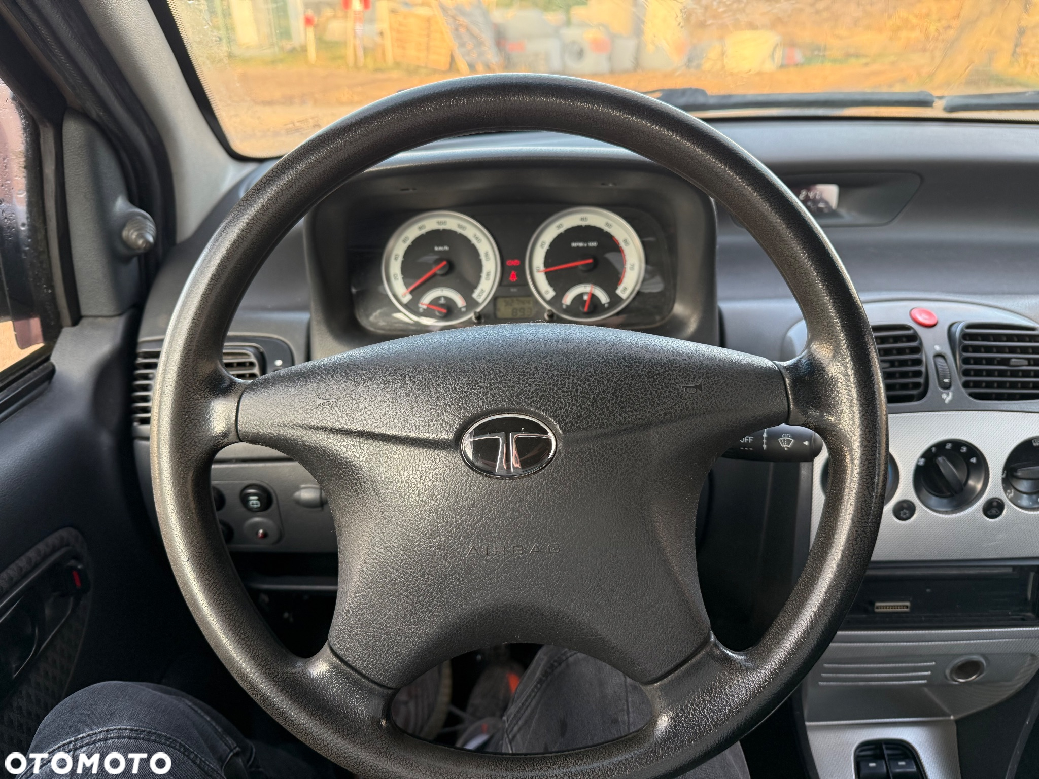 Tata Indica 1.4 GLX - 7