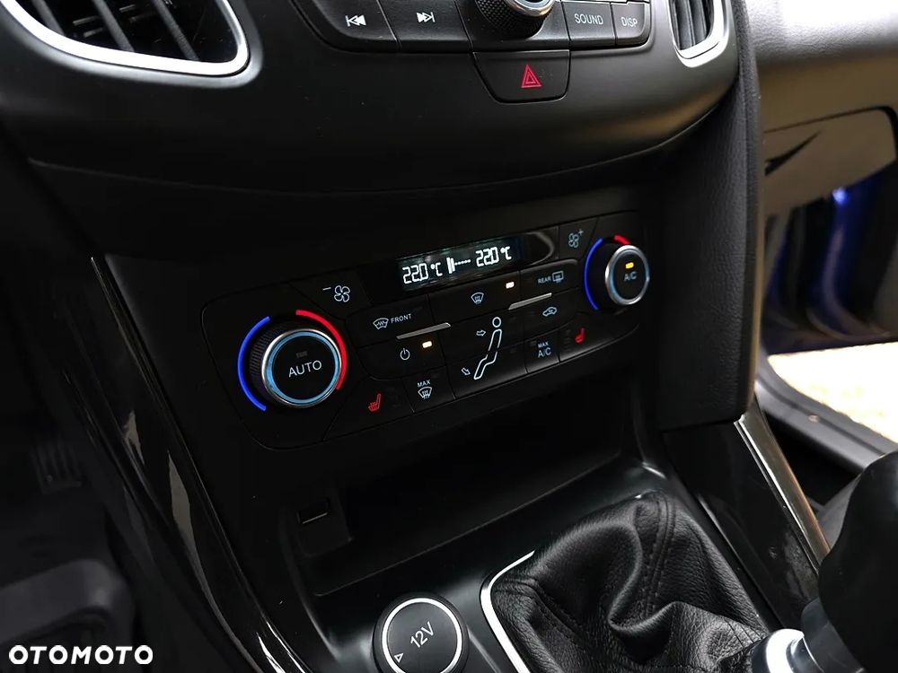 Ford Focus 1.0 EcoBoost Titanium - 34