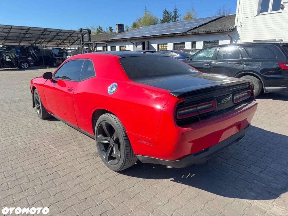 Dodge Challenger - 2